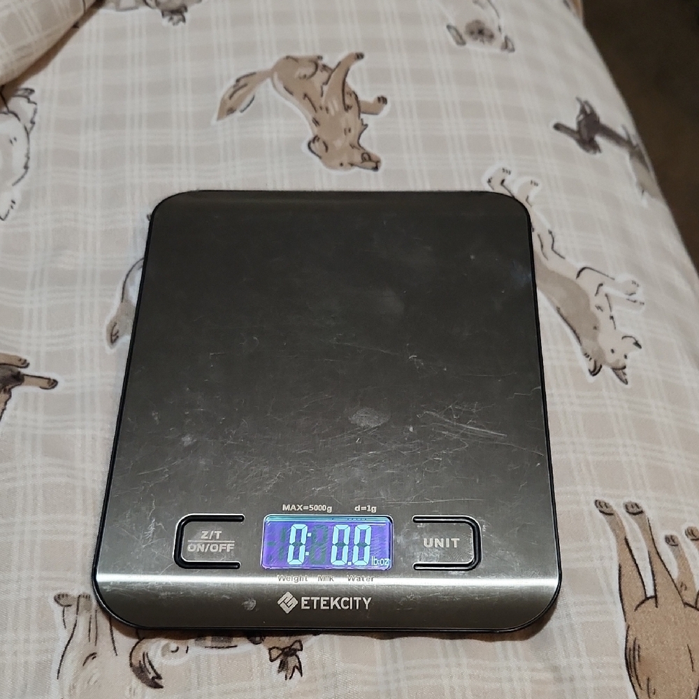 Etekcity Digital Kitchen Scale in Black